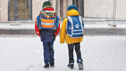 Zamknięto setki szkół. Siarczysty mróz daje się we znaki