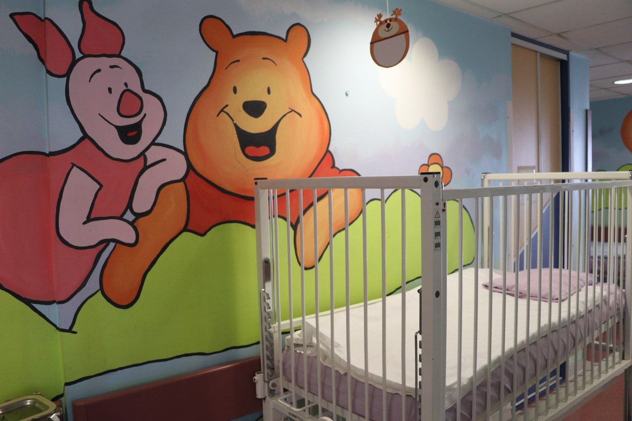 Zamknięty oddział dziecięcy szpitala w Koninie. 4-latek zarażony koronawirusem
