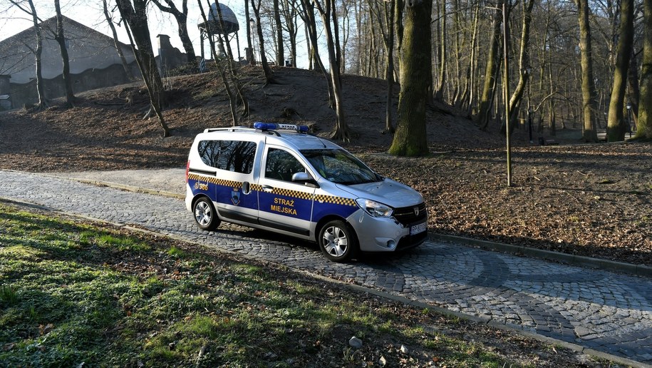 Zamknięty park w Przemyślu /Darek Delmanowicz /PAP