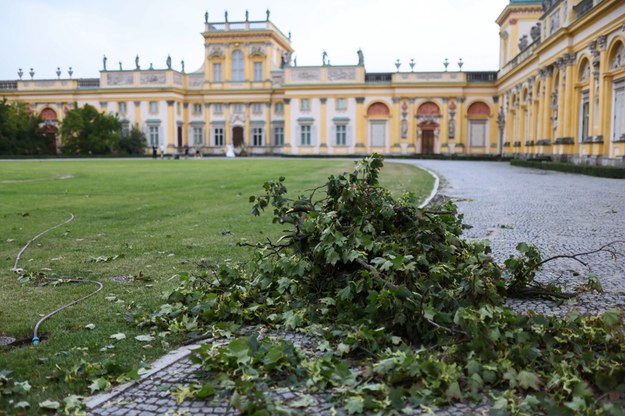 Zamknięty Park wilanowski w Warszawie /Leszek Szymański /PAP