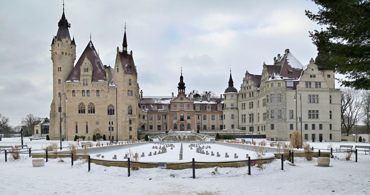 Замок Мошна - це старовинна резиденція, розташована в селі Мошня, у Верхній Сілезії /Domena publiczna