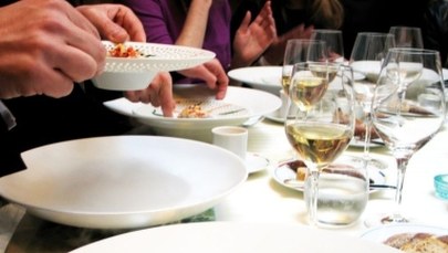 Zamówili obiad i uciekli. Sto osób nie zapłaciło rachunku w restauracji