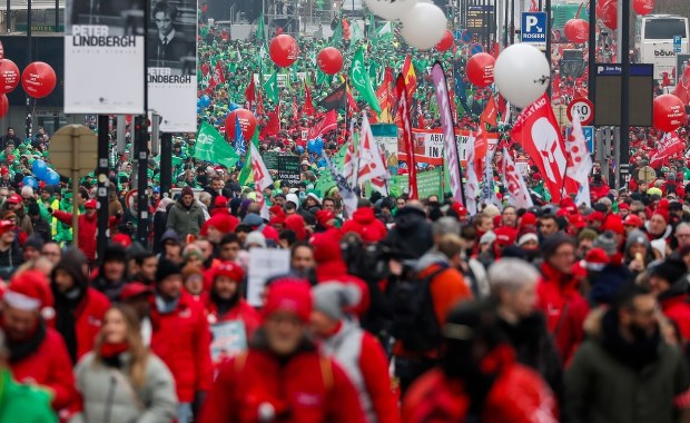 "Zamrozić ceny, nie ludzi". Wielki protest pracowników w Brukseli