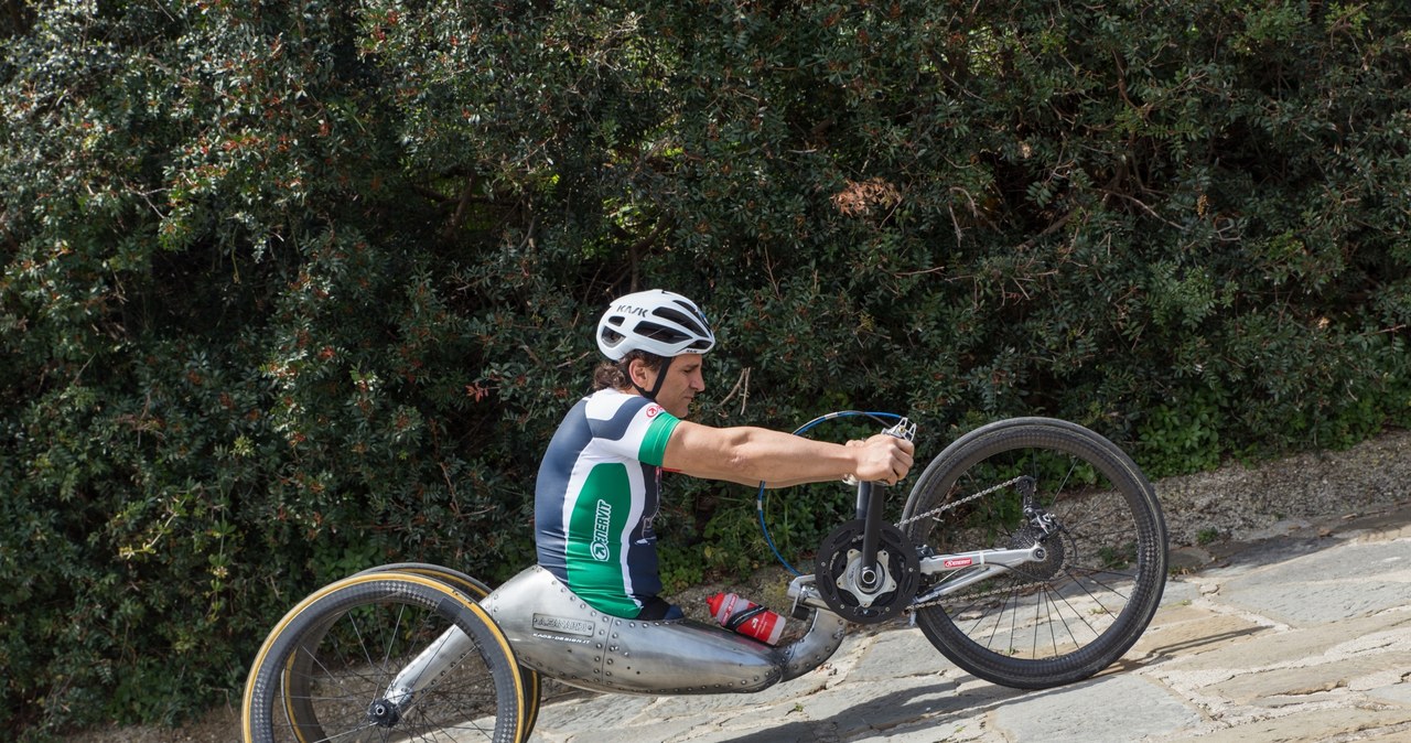 Zanardi stracił panowanie nad swoim pojazdem na zjeździe i uderzył w ciężarówkę /Getty Images