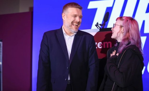 Zandberg kontra "emeryci żywiący się nienawiścią". Razem rusza w Polskę
