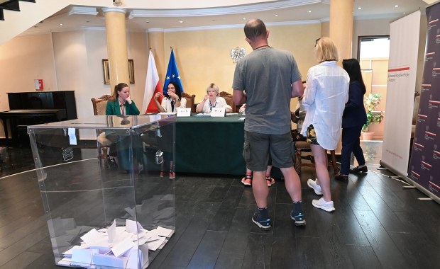 Zandberg wygrywa w Mongolii, a Mentzen w Kosowie. Tak głosowali Polacy za granicą