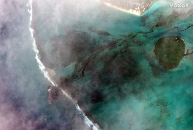 Zanieczyszczenie widoczne na zdjęciu satelitarnym /MAXAR TECHNOLOGIES / HANDOUT /PAP/EPA
