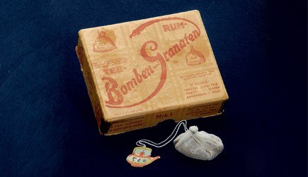 Zanim Adolf Rambold rozpowszechnił swój pomysł, niemieccy żołnierze podczas wojny pili mało smaczną "bombę herbacianą". /https://www.teekanne.com/ /materiał zewnętrzny