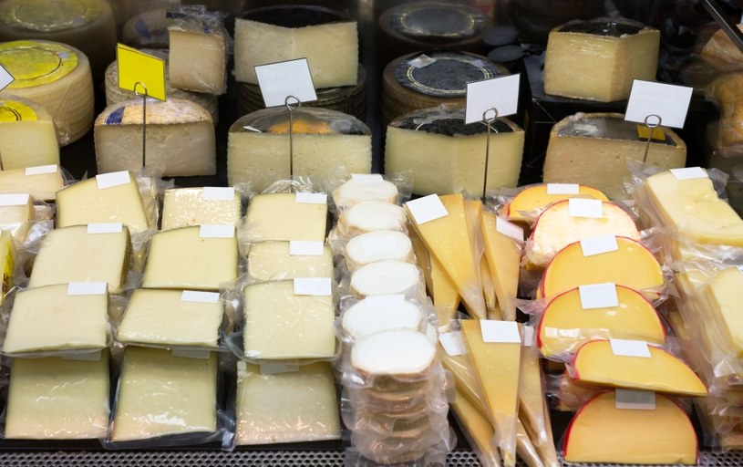 Zanim kupisz ser, przeczytaj etykietę /123RF/PICSEL