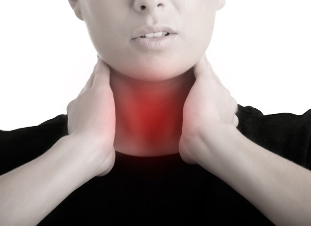 Zanim pójdziesz do apteki, skorzystaj z naturalnych sposobów na ból gardła /123RF/PICSEL