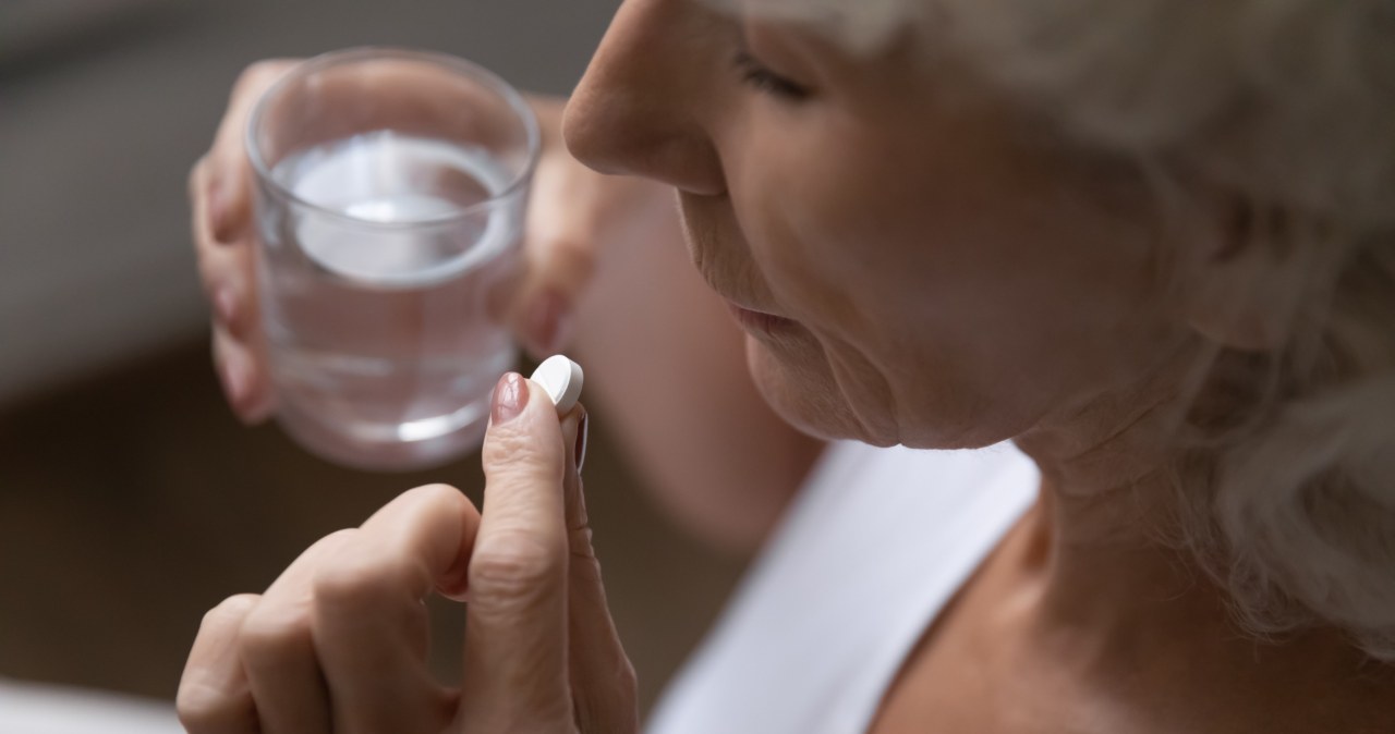 Zanim sięgniesz po suplementy, skonsultuj się z lekarzem, który może zlecić konieczne badania /123RF/PICSEL