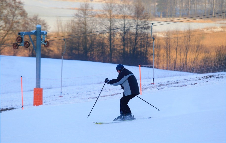 Zanim wybierzesz się na narty - zajrzyj do skiraport.pl /Tomasz Waszczuk /PAP