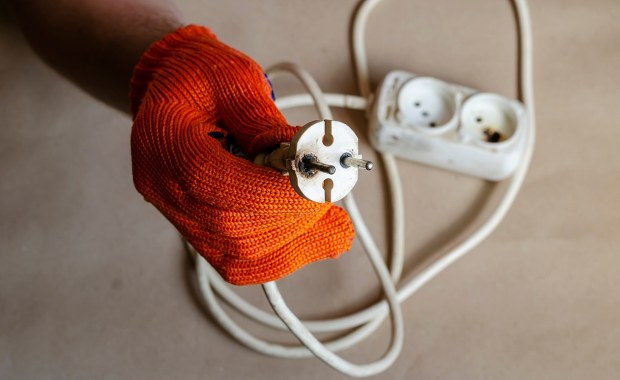 Zanim wyjdziesz z domu, wyłącz te urządzenia! Mogą spalić twój dom!