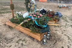 Zapadające się groby na legnickim cmentarzu w Jaszkowie 