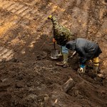 Zapadlisko w centrum miasta. Archeolodzy dokonali tam odkrycia
