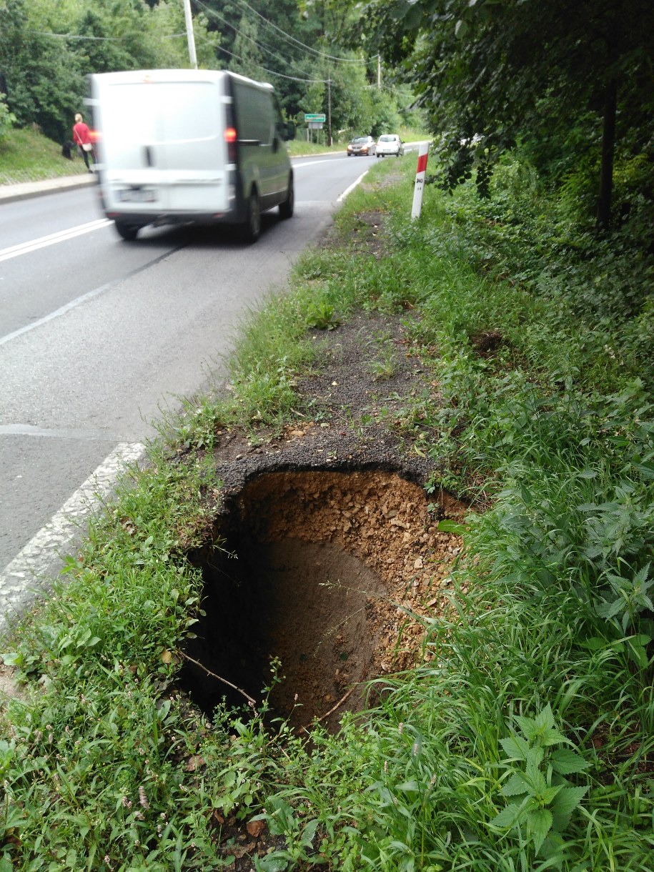 Zapadlisko w Myślachowicach /Gorąca Linia RMF FM