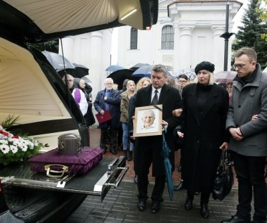 "Zapamiętamy Witolda Pyrkosza jako aktora pełnego inwencji, pasji, nowych pomysłów. Jako serdecznego, dobrego człowieka" - napisał prezydent Andrzej Duda w liście odczytanym podczas uroczystości pogrzebowych artysty.