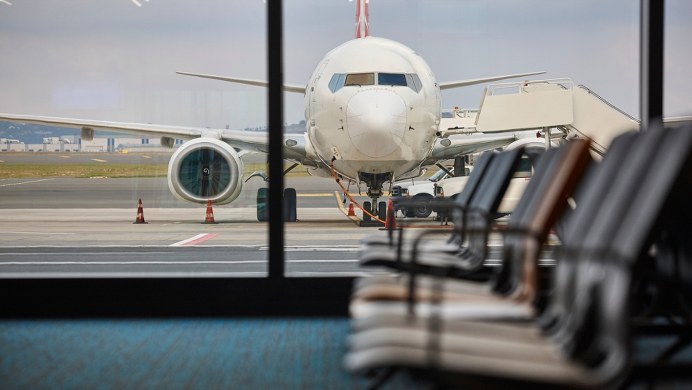 Zapasy paliwa lotniczego w Europie się kurczą. Minister o sytuacji w Polsce