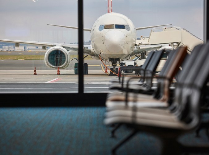 Zapasy paliwa lotniczego w Europie się kurczą. Minister o sytuacji w Polsce