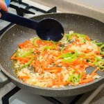 gotowanie Zapewnia lepszy smak i zwiększa biodostępność składników odżywczych. Warzywa soffritto zyskują na popularności