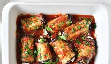 Zapiekane roladki zachwyciły moich gości. Najlepsza przekąska na ciepło