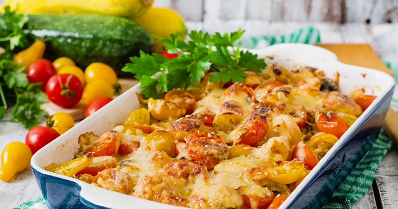 Zapiekanka z cukinią to pyszny, wiosenny obiad /leddamarita /123RF/PICSEL