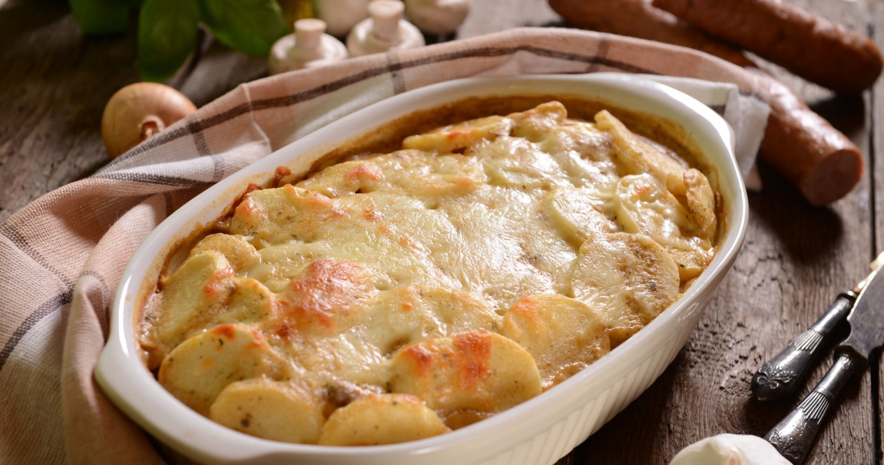 Zapiekanka z mięsem i grzybami to świetny obiad na dwa dni /kwasny221 /123RF/PICSEL