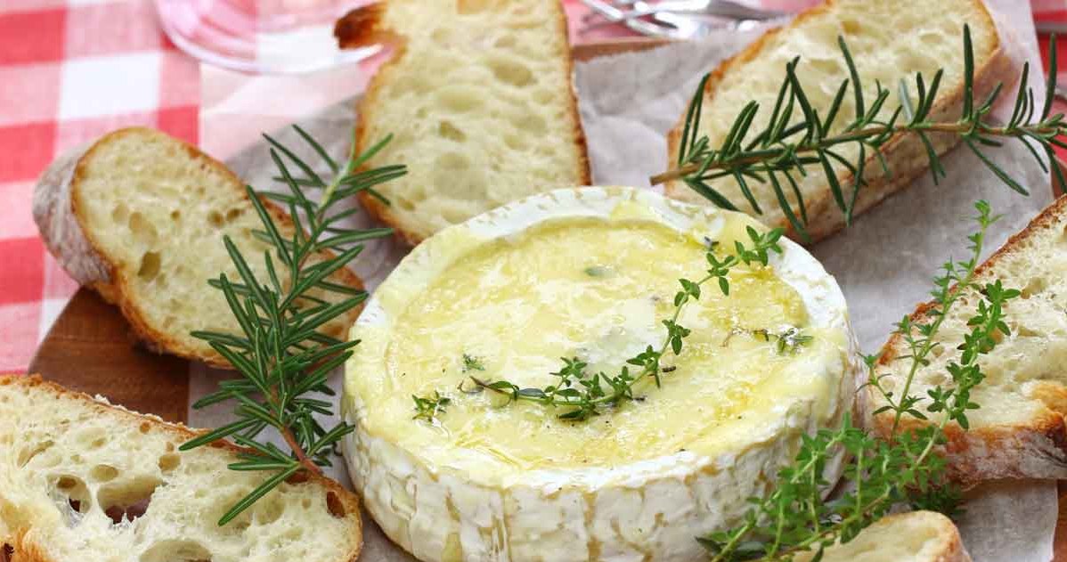 Zapiekany camembert /123RF/PICSEL