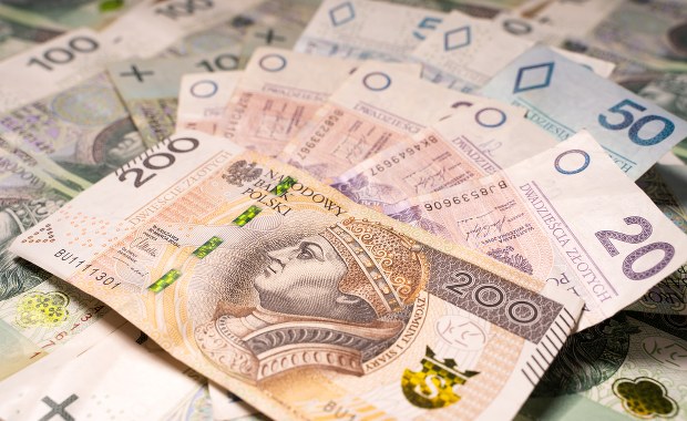 Zapłacił fałszywym banknotem. 59-latkowi grozi 8 lat więzienia