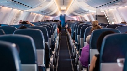 Zapłacili za widok z okna, siedzieli przy ścianie. Linie lotnicze pozwane 