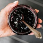 Zapomniany owoc z polskich krzewów, który ma większą moc od aronii. Jedz na odporność i zdrowe serce