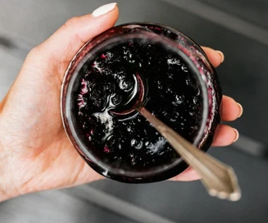 Zapomniany owoc z polskich krzewów, który ma większą moc od aronii. Jedz na odporność i zdrowe serce 