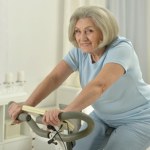 Zapomniany sprzęt nie tylko dla seniora. Może dać więcej niż siłownia 