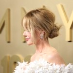 kok Zapomnij o ciasnym koku. Romantic updo to najmodniejsza fryzura na jesień. Uwielbia ją Nicole Kidman