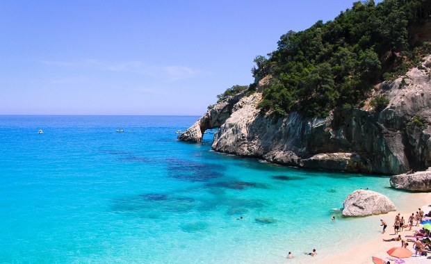 Zapomnij o egzotycznych plażach. Ta na Sardynii bije rekordy piękna! 