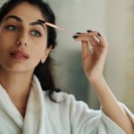 Zapomnij o hennie na brwi. Wystarczą te 2 produkty, które masz w kuchni 