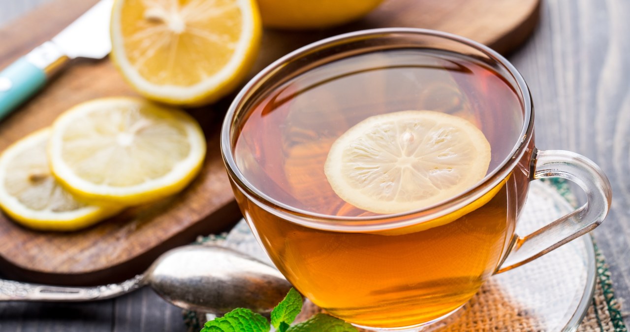 Zapomnij o herbacie z cytryną na przeziębienie! To toksyczne i wcale nie działa /123RF/PICSEL