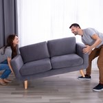 Zapomnij o szarych i beżowych sofach. Wybierz tę, a pozazdroszczą ci jej wszyscy znajomi