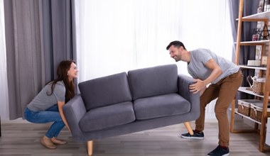 Zapomnij o szarych i beżowych sofach. Wybierz tę, a pozazdroszczą ci jej wszyscy znajomi