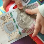 Zapomoga na dziecko. 1000 zł czeka na rodziców tylko przez 12 miesięcy