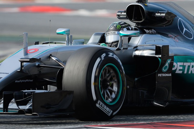 Zapowiada się kolejny sezon dominacji Mercedesa /AFP