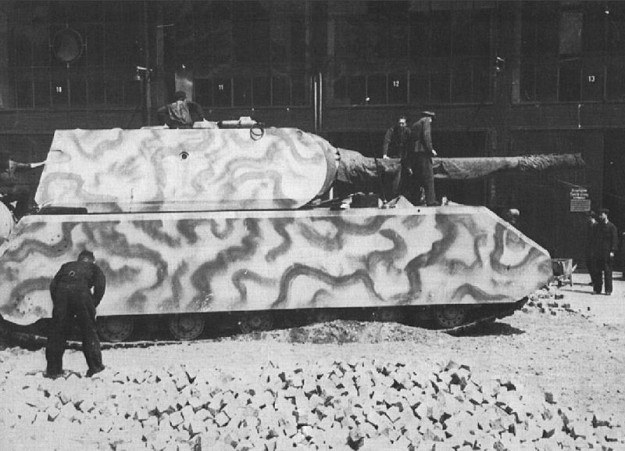 Zaprojektowany przez Porsche superciężki czołg Panzerkampfwagen VIII Maus /Informacja prasowa