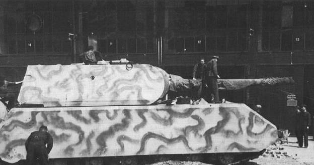 Zaprojektowany przez Porsche superciężki czołg Panzerkampfwagen VIII Maus /Informacja prasowa