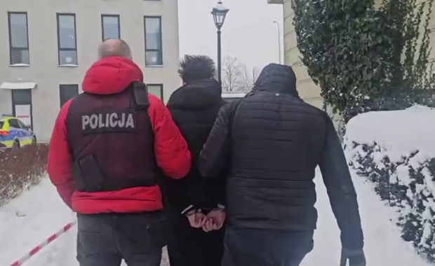 Zaprosili 17-latka na spotkanie, pobili go i skopali. Wszystko nagrywali