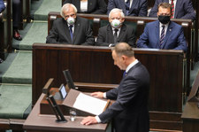 Zaprzysiężenie Andrzeja Dudy. Posłanka Lewicy wręczyła prezydentowi list