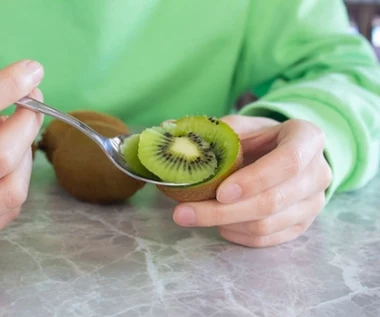 Zapytali maturzystów o kiwi w galaretce. Właściwości owocu zaskakują