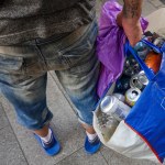 Zapytali Polaków o system kaucyjny. Aż 89 proc. zwraca puszki i butelki