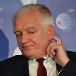 Zarabiający na umowę o pracę do 13 tys. zł nie zapłacą wyższego podatku - Gowin