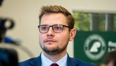 Zarażony koronawirusem minister Michał Woś czuje się gorzej. "Ale wciąż zostaję w domu"