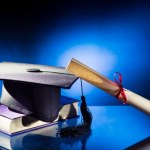 Zarobki absolwentów wybranych uczelni wyższych w pierwszym roku pracy